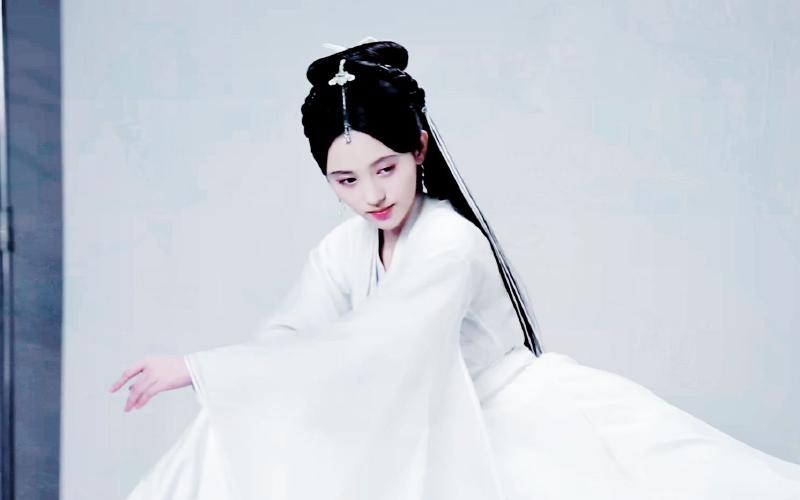 Featured image of post 【鞠婧祎】20180724《新白娘子传奇》杀青特辑