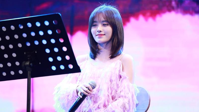Featured image of post 170618 鞠婧祎生日会《听到请回答》focus