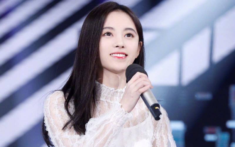 Featured image of post 【鞠婧祎】20180922《快本》不要说，唱Cut
