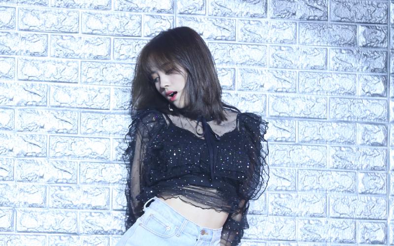 Featured image of post 170618 鞠婧祎生日会《等不到你》focus