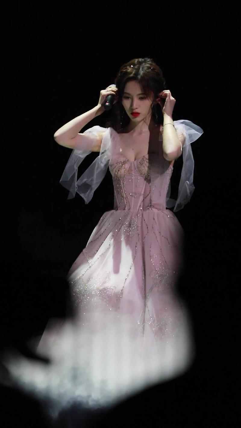 Featured image of post 190325 东方风云榜 叹云兮直拍